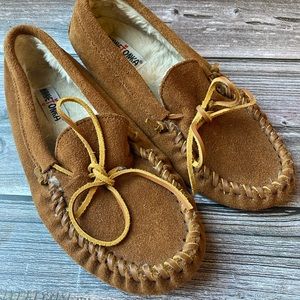Minnetonka Moccasins soft bottoms size 9